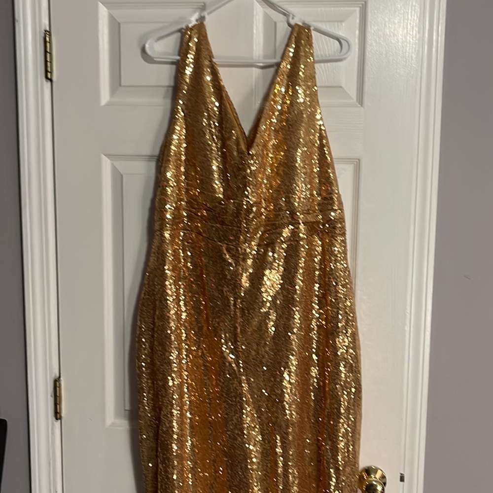 Sexy sequins long dress. Perfect for a holiday party or anytime. Hot item. - Picture 3 of 3